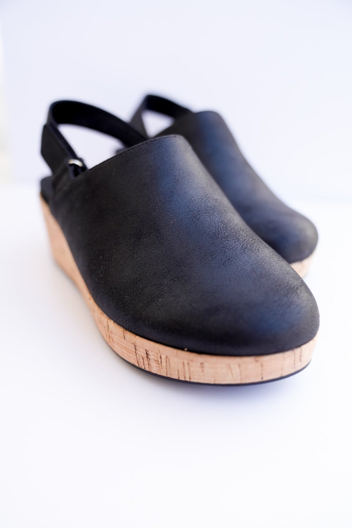 CORKYS Low Temps Black Wedge