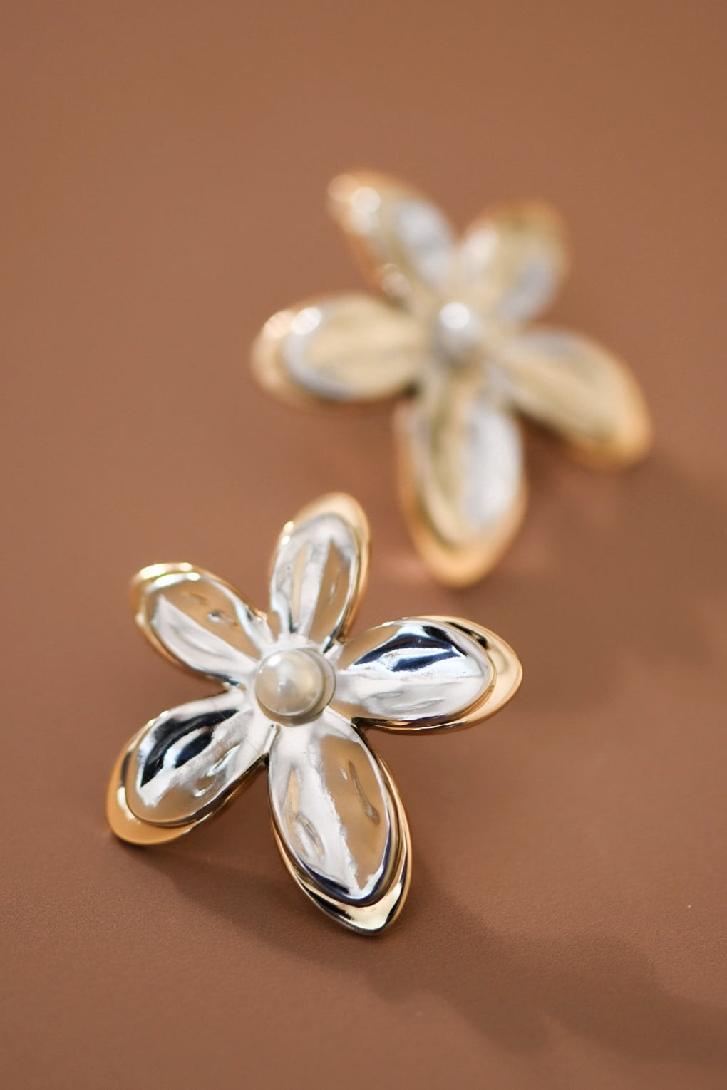18K Gold Plated S.S. 2 Tone Pearl Flower Stud Earring