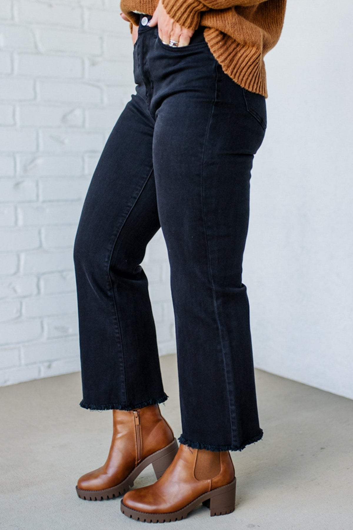 Wide Leg Crop Jean Black