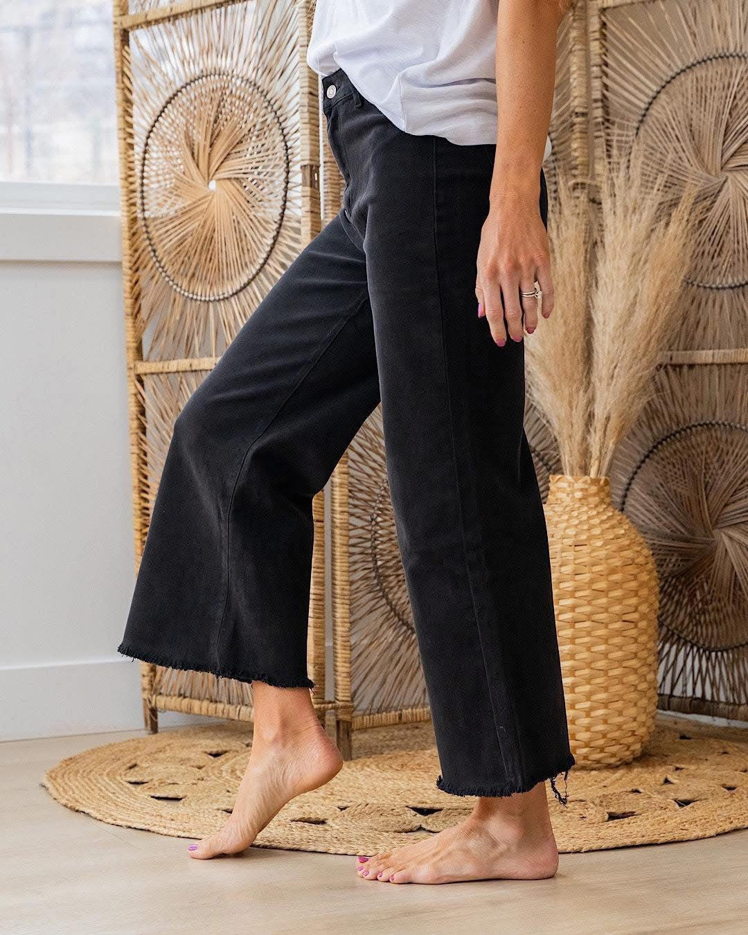 Wide Leg Crop Jean Black