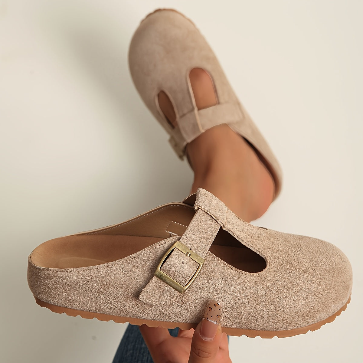 Korae - Buckle T-Strap Clogs