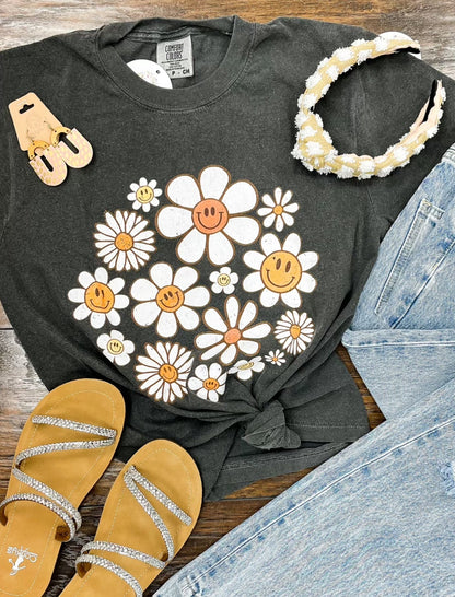 Comfort Colors Daisy Smiley Tee
