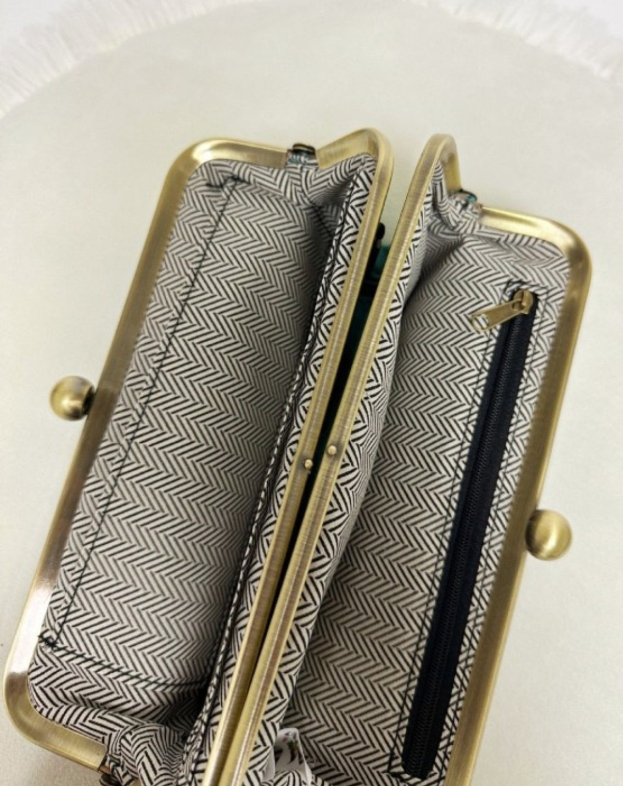Collette Hobo Style Kiss Lock Wallet