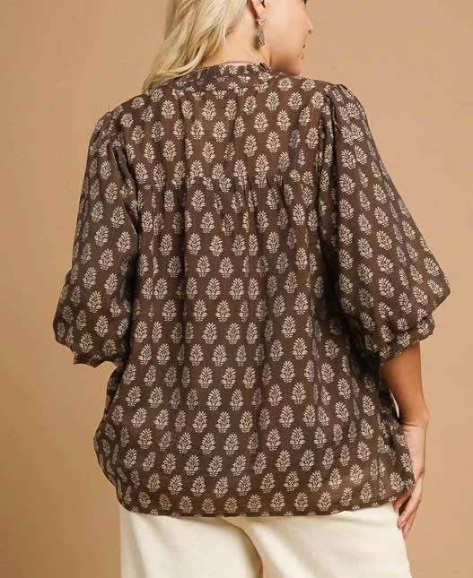 UMGEE Coffee & Cream Floral Top