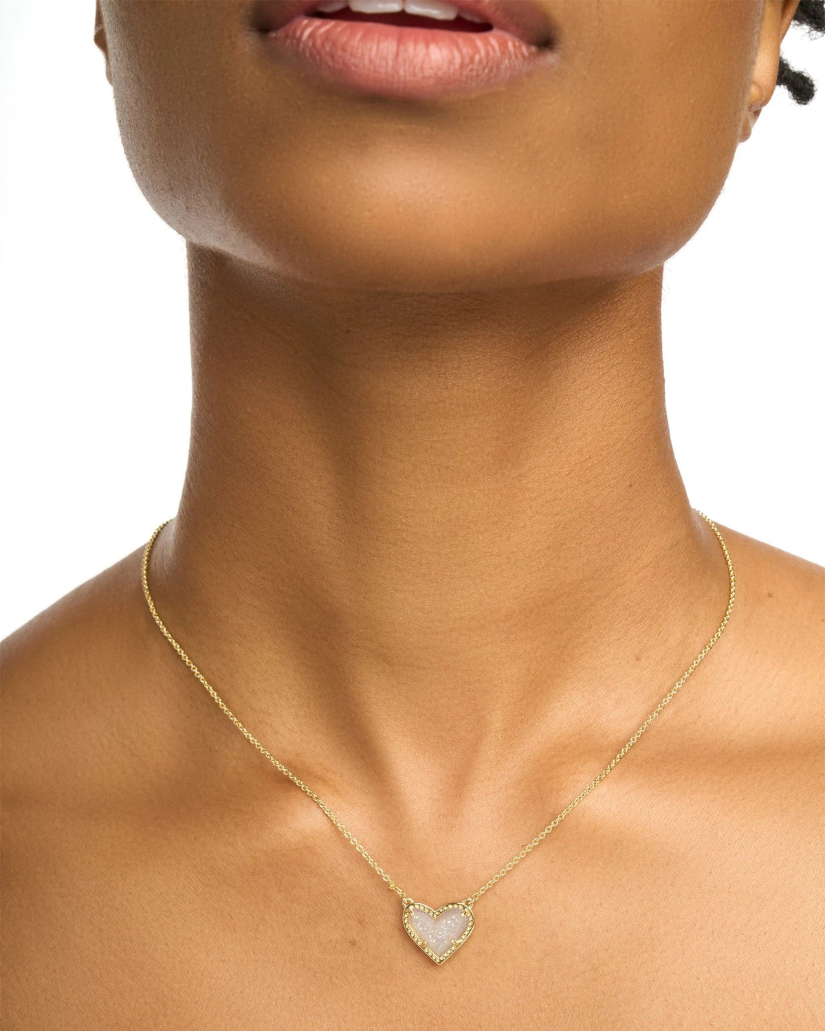 KS ARI HEART SHORT PENDANT NECKLACE GOLD