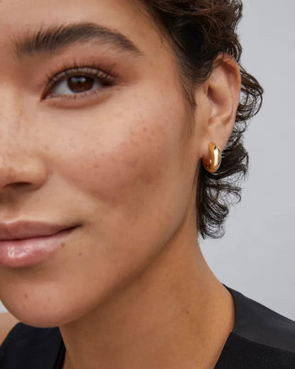 KS MIKKI METAL HUGGIE EARRINGS GOLD