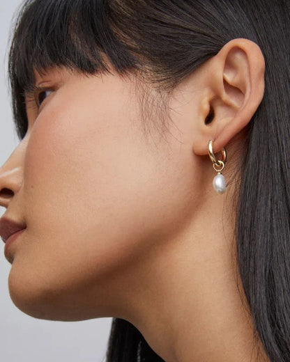 KS WILLA PEARL HUGGIE EARRINGS GOLD