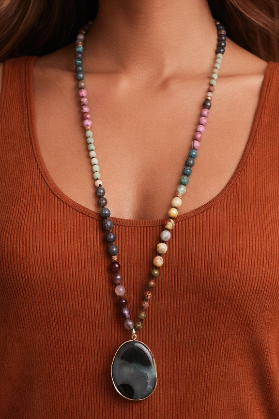 Natural Stone Bright Bead Necklace with Agate Pendant
