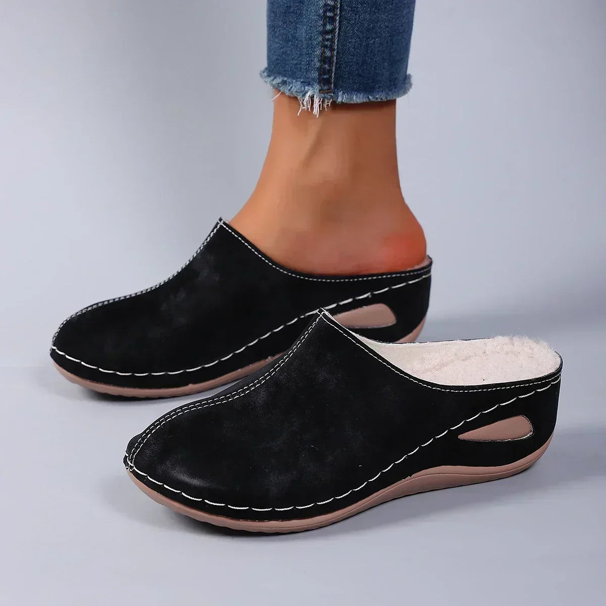 Arisca - Plush Slip-On Slippers