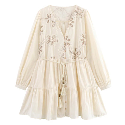 Robe beige bohème brodée