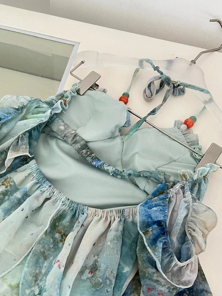 Robe longue chic une invitée de mariage élégante en été