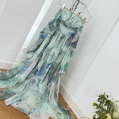 Robe longue chic une invitée de mariage élégante en été