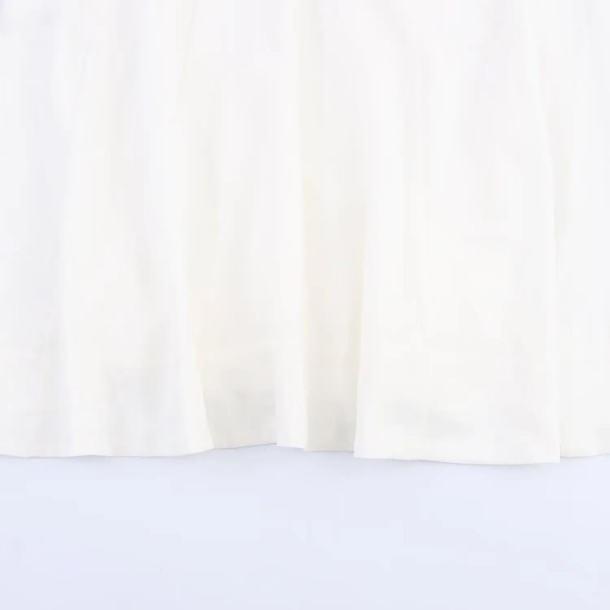 Robes blanches col carré