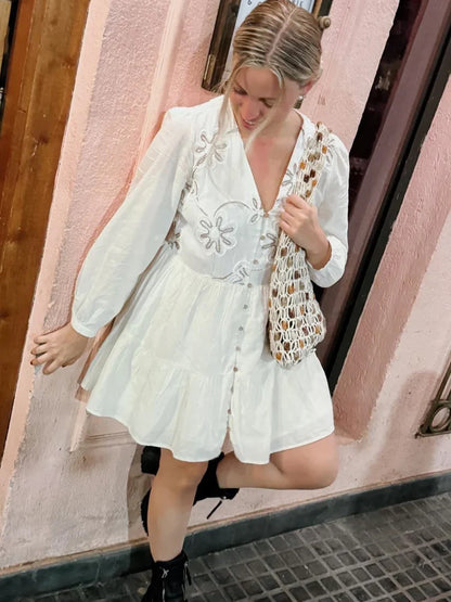 Robe beige bohème brodée