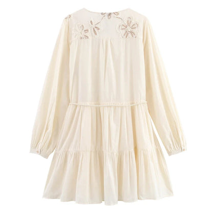 Robe beige bohème brodée
