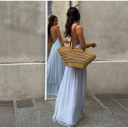 Longue robe plissée bleu ciel