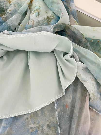 Robe longue chic une invitée de mariage élégante en été