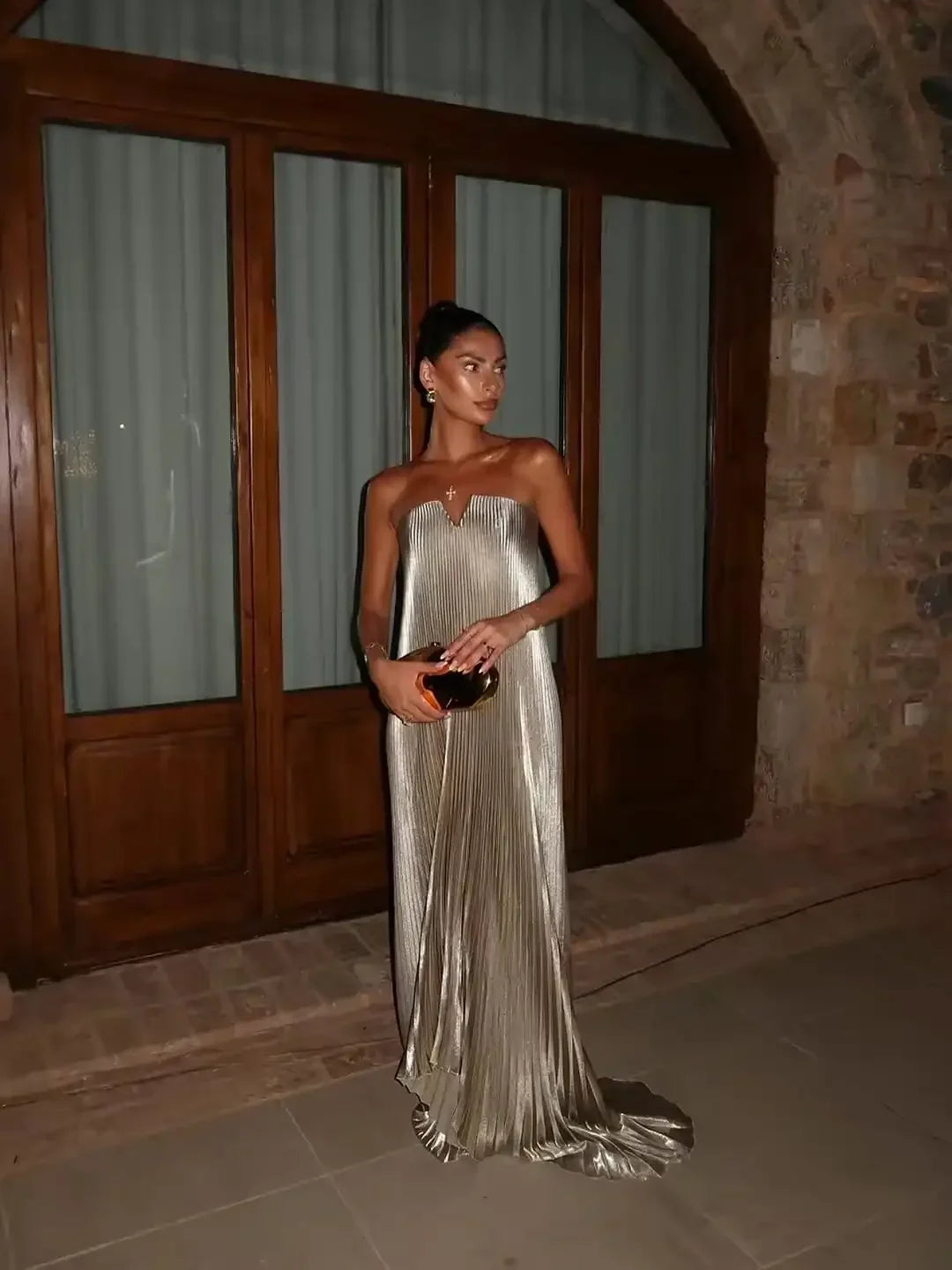 Robe de cocktail bustier dorée plissée