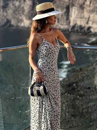 Robe longue blanche à pois noirs