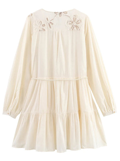 Robe beige bohème brodée