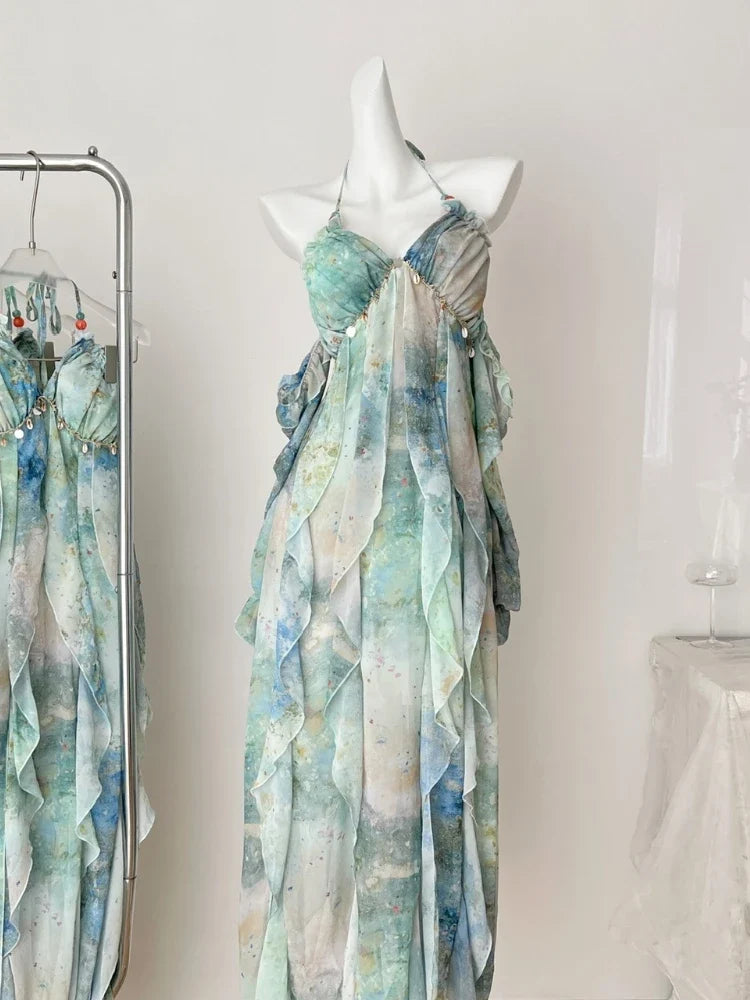 Robe longue chic une invitée de mariage élégante en été
