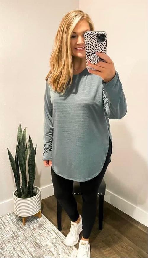 Athleisure Top Dusty Blue Grey
