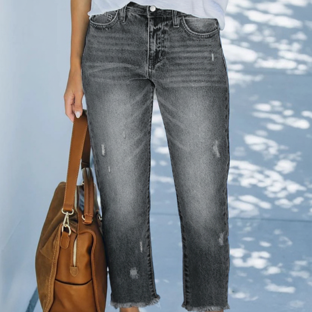 Yarelia - Straight Leg Jeans