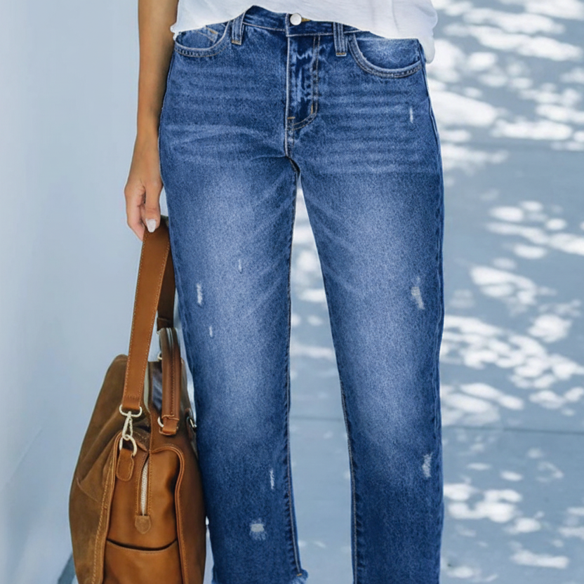 Yarelia - Straight Leg Jeans