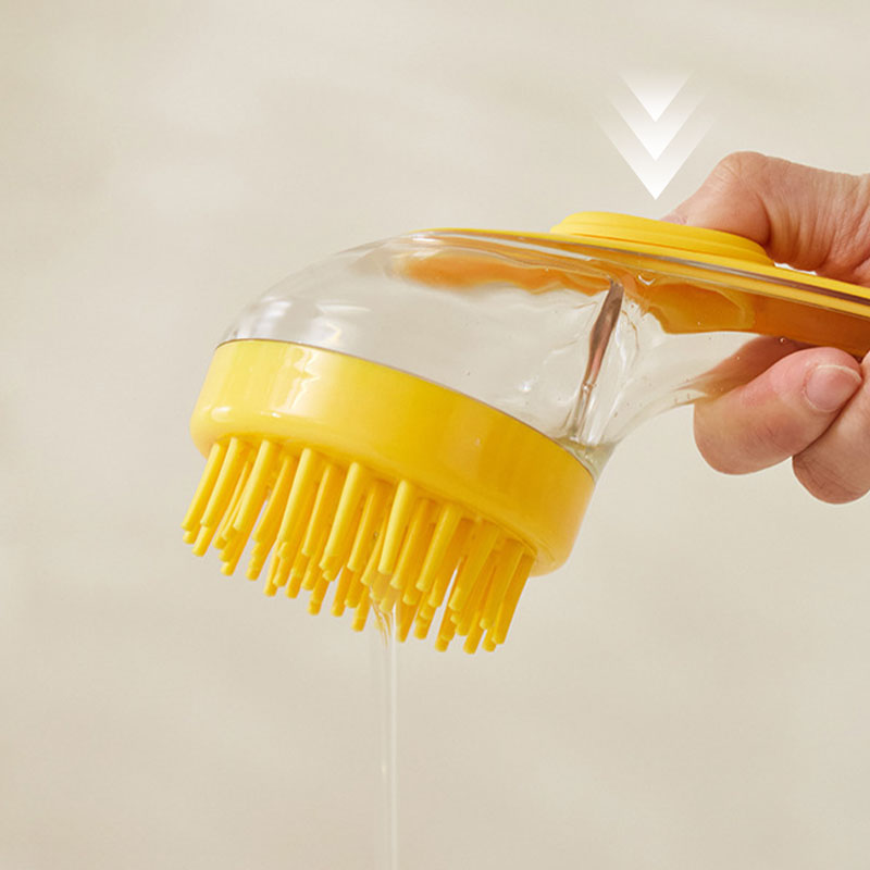 🛁🐾 Pet Bath Brush with Soap Dispenser – Long Handle, No Bending, Soft & Efficient, Easy Bath at Home 🧼✨
