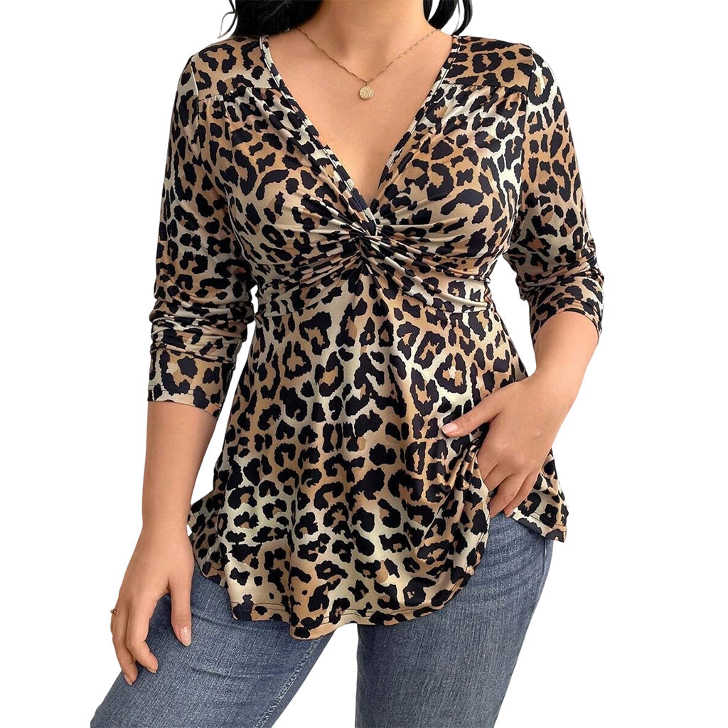 🎁New Arrivals 50% OFF💥Women's Plus Size Leopard Print V-Neck Top
