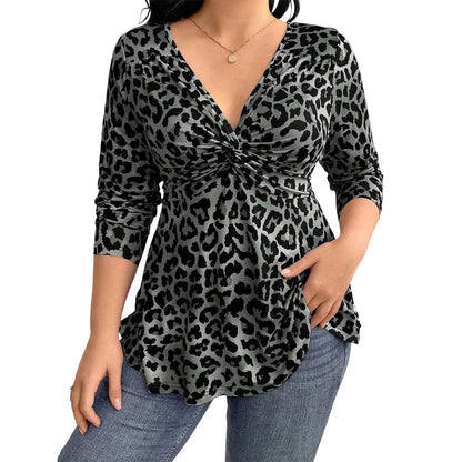 🎁New Arrivals 50% OFF💥Women's Plus Size Leopard Print V-Neck Top