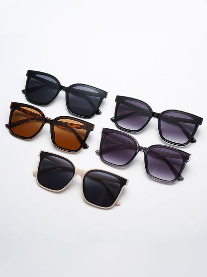 Trendy Unisex Sunnies for Urban Exploring & Beach Vacations Simple Travel Street Classics Square-Frame Sunglasses