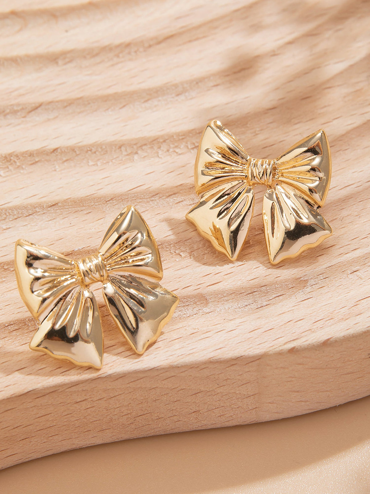 Alloy Faux Pearl Rhinestones Bow Shape Stud Earrings