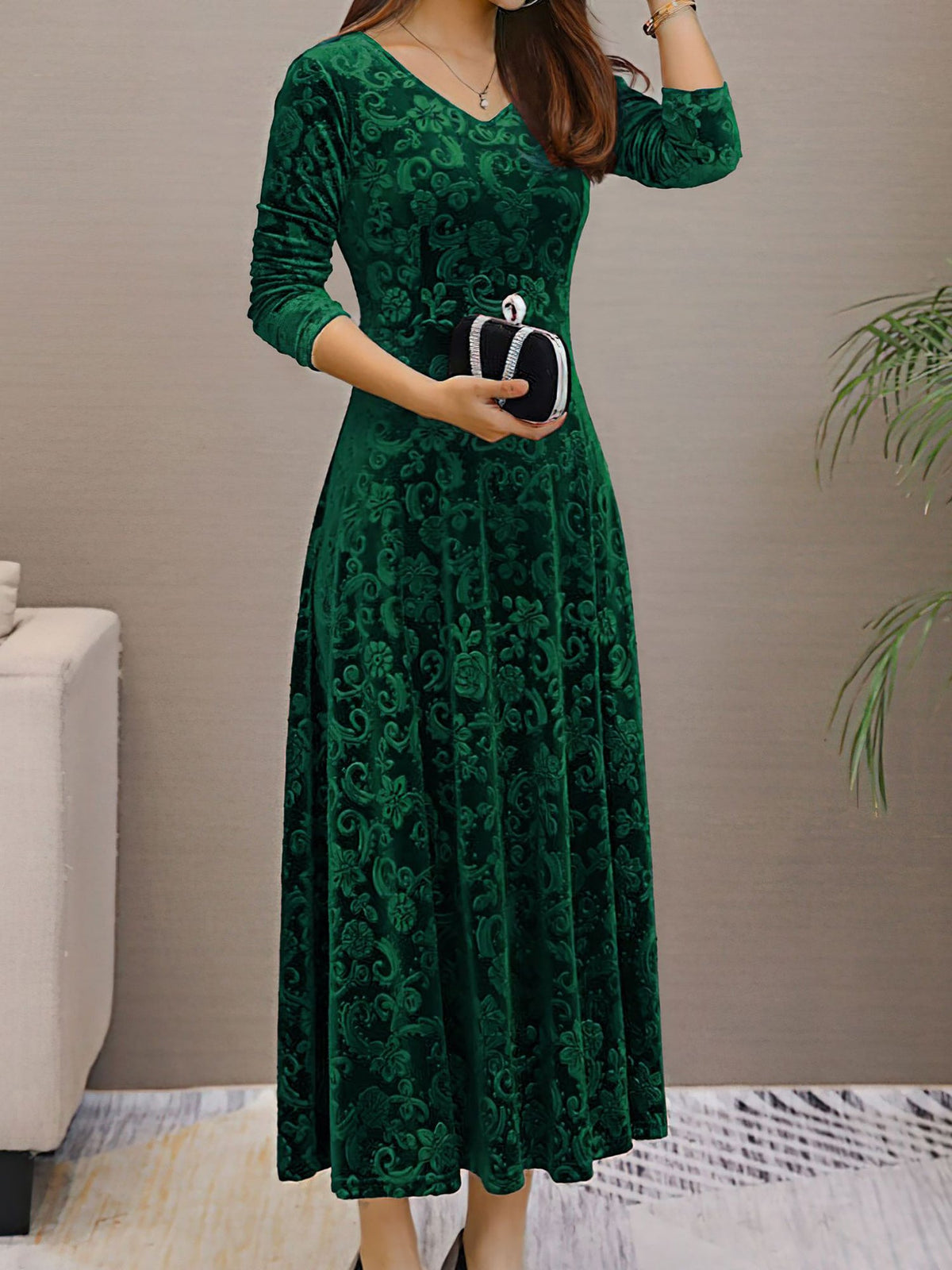 Elegant Vintage Velvet Floral V Neck Long Sleeves Maxi Dress