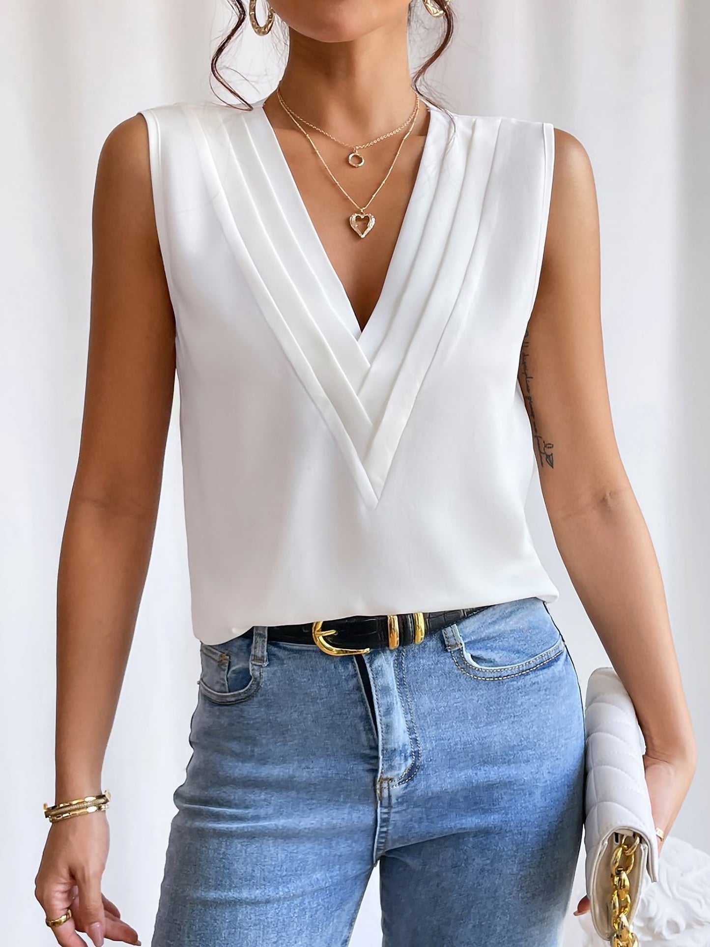Elegant A-Line Silhouette Pleated V Neck Sleeveless Solid Color Top