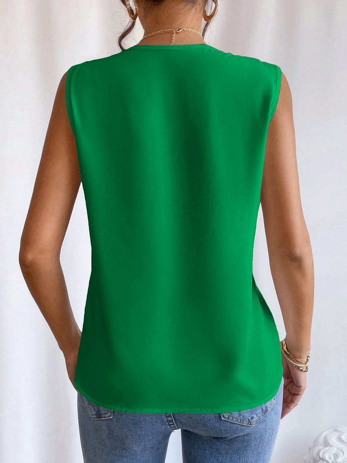 Elegant A-Line Silhouette Pleated V Neck Sleeveless Solid Color Top