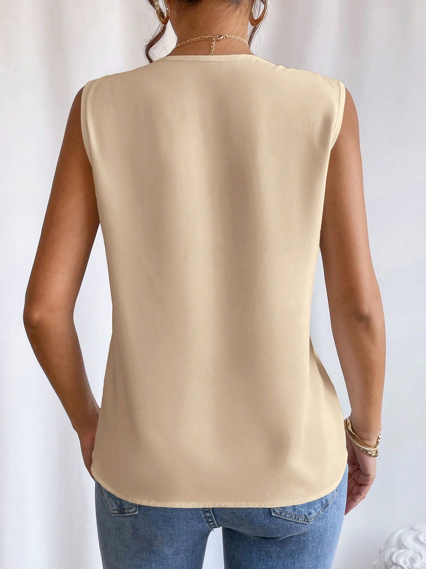 Elegant A-Line Silhouette Pleated V Neck Sleeveless Solid Color Top