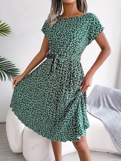 Retro-Chic All-Over Blooms Short Sleeves Floral Pleated Waist Detail Midi Casual Dress