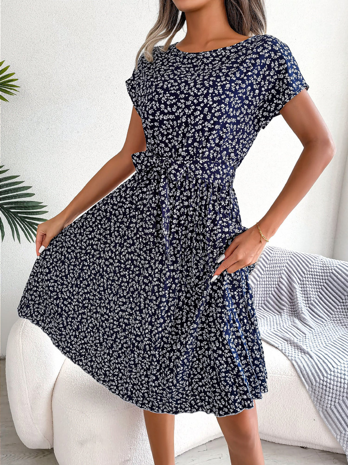 Retro-Chic All-Over Blooms Short Sleeves Floral Pleated Waist Detail Midi Casual Dress