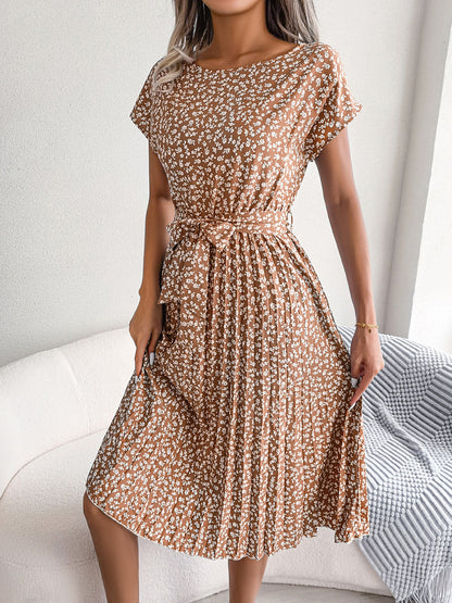 Retro-Chic All-Over Blooms Short Sleeves Floral Pleated Waist Detail Midi Casual Dress