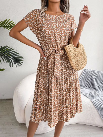 Retro-Chic All-Over Blooms Short Sleeves Floral Pleated Waist Detail Midi Casual Dress