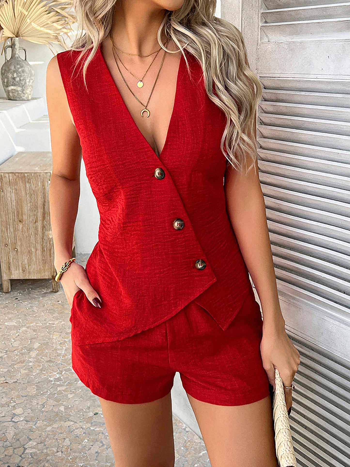 2 Pieces Sleeveless Textured Vest & Pocketed Shorts Set