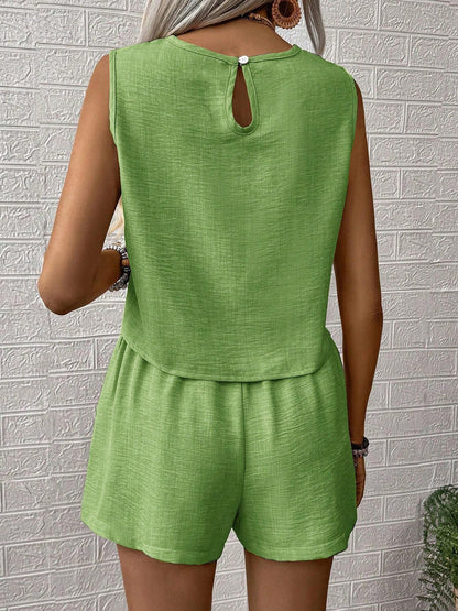 2 Pieces Solid Color Sleeveless Round Neck Top & Shorts Set