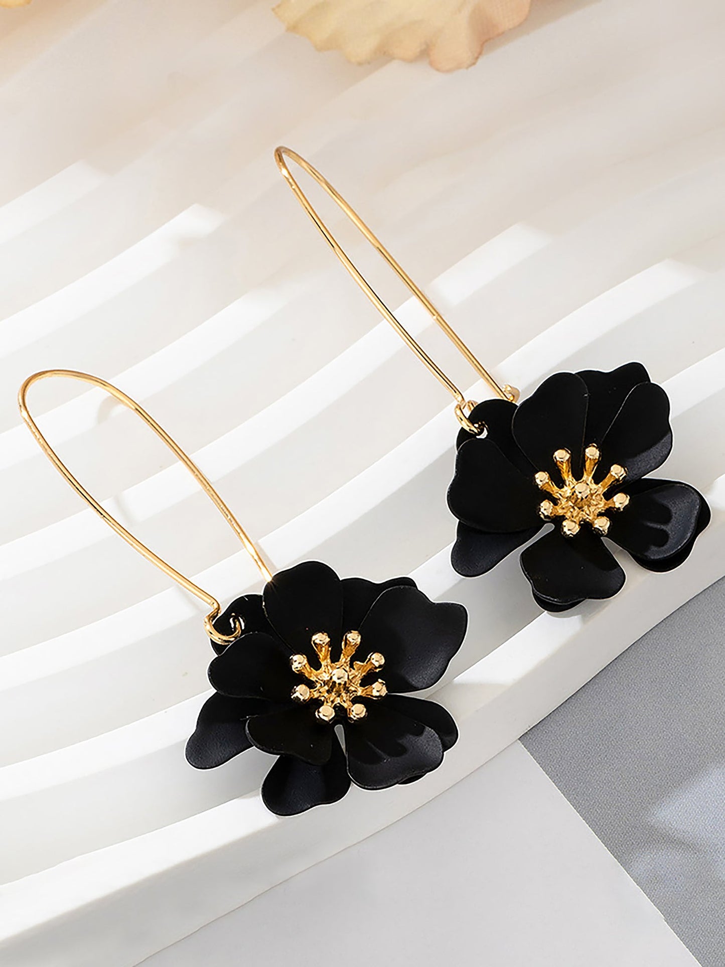 Boho-Chic Floral Drops Flower Pendant Dangle Gold Plated Petals Earrings