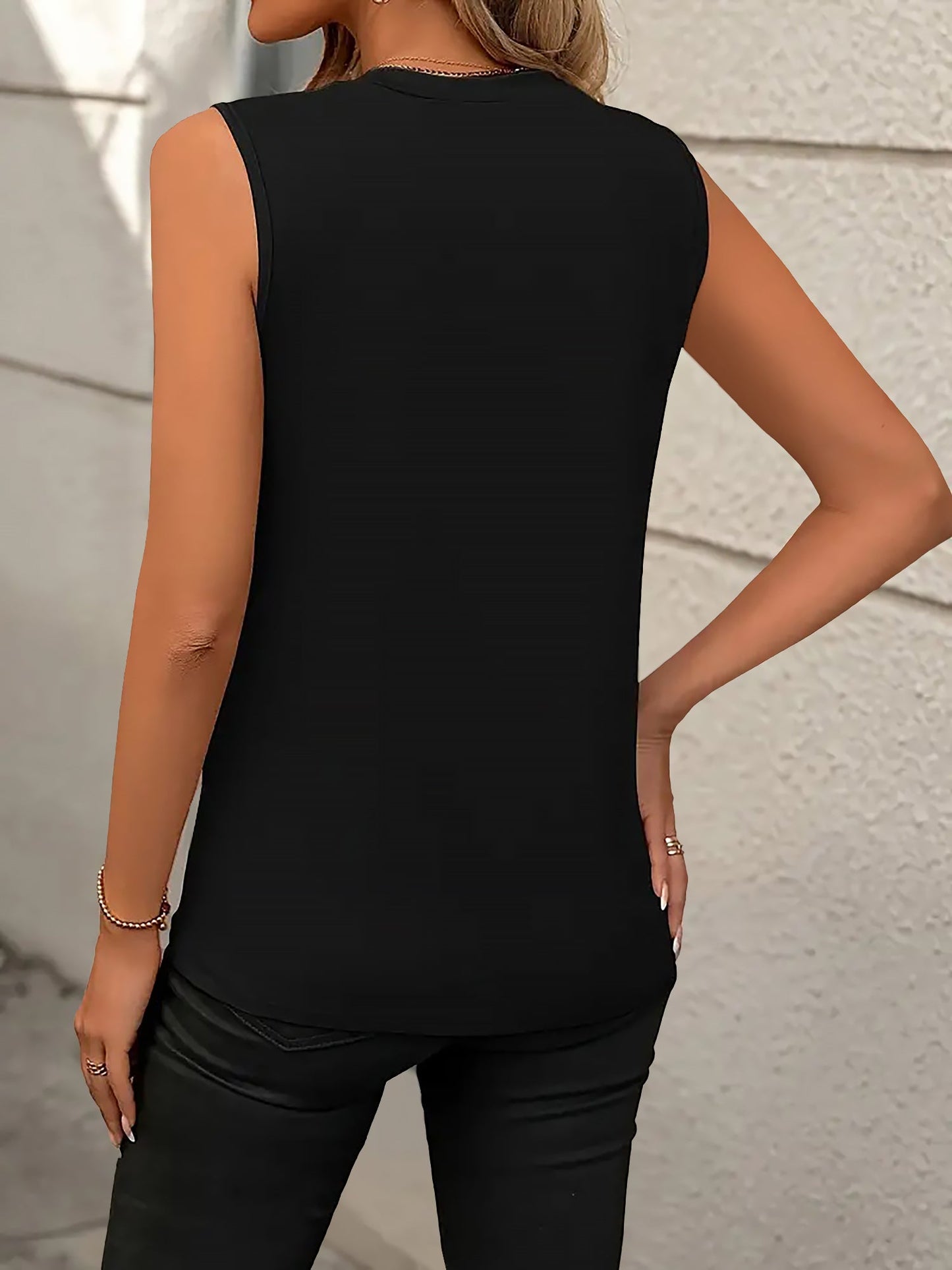 Solid Color Round Neck Sleeveless Blouse