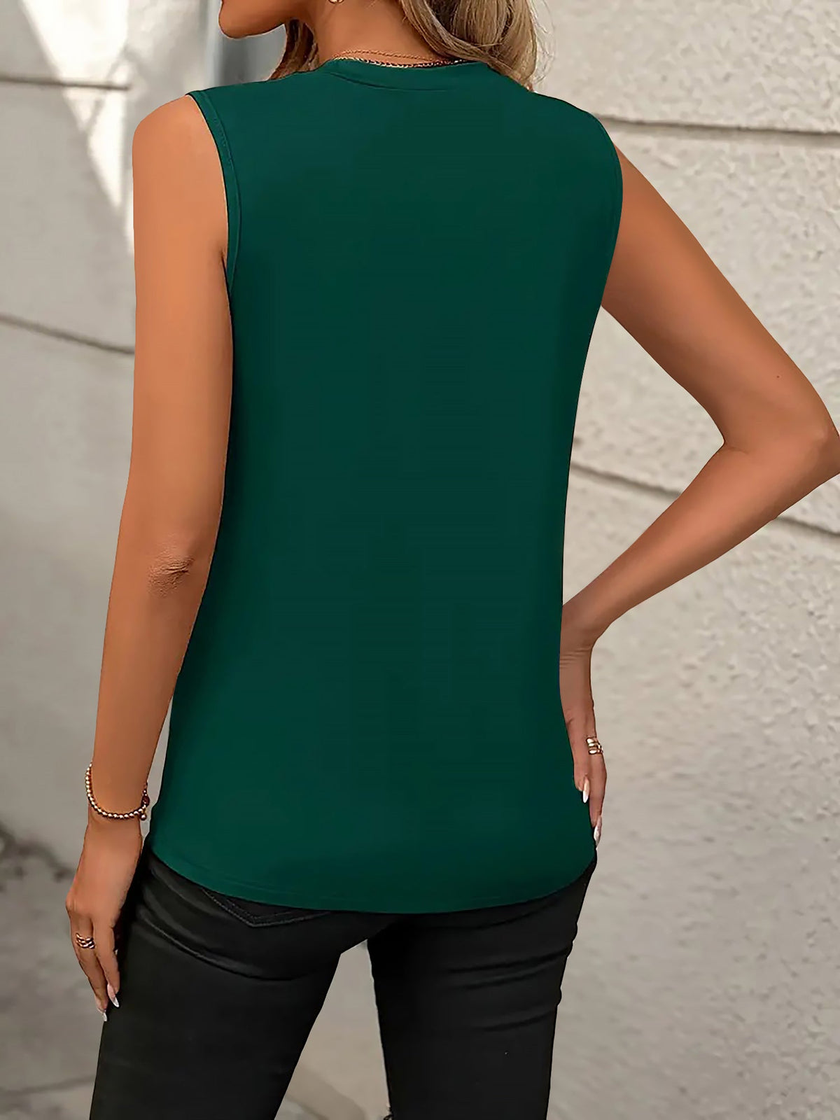 Solid Color Round Neck Sleeveless Blouse