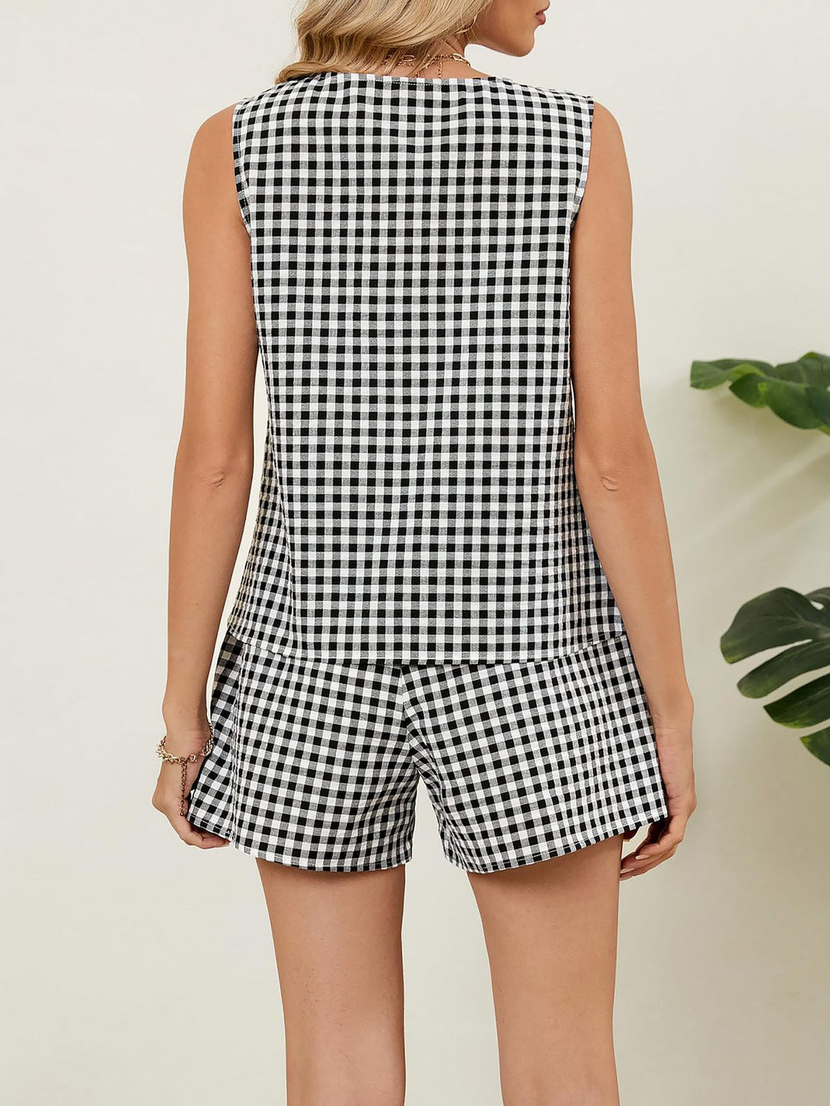 2 Pieces Gingham Sleeveless Button Down Vest & Shorts Set