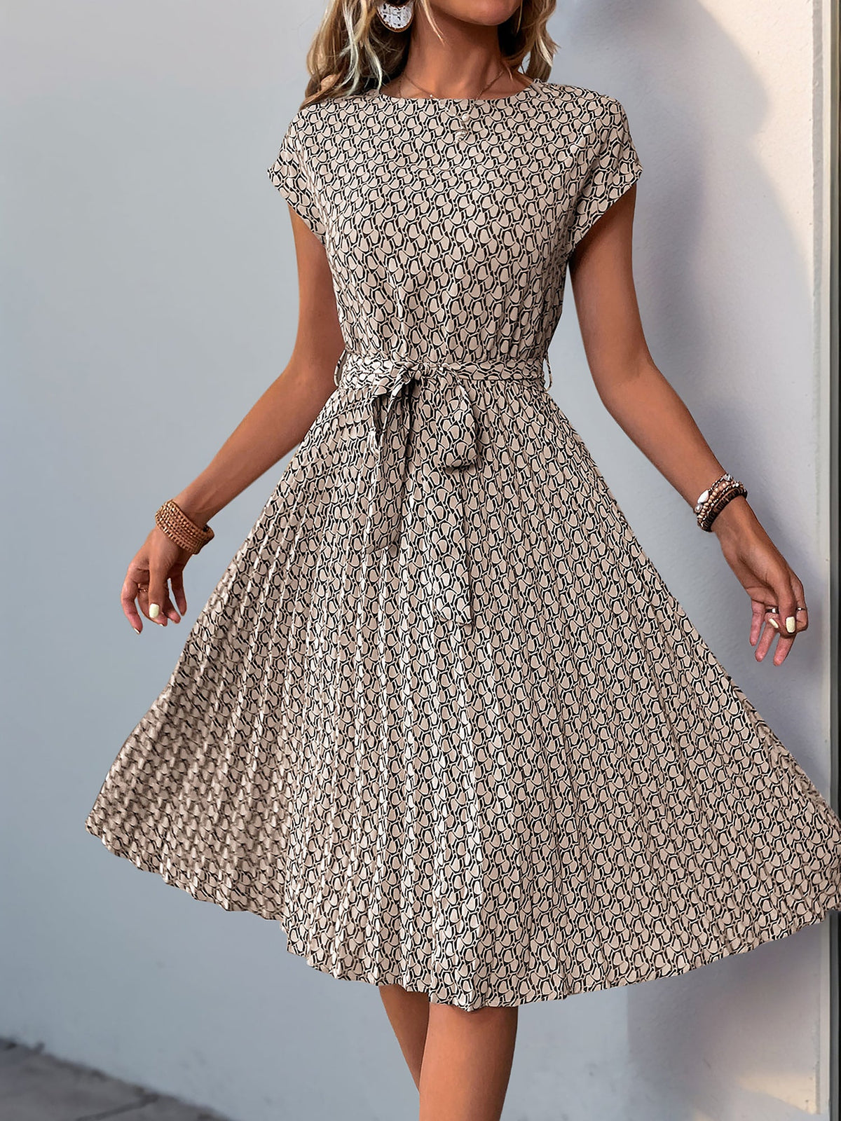 Graphic Print Cap Sleeves Pleated Midi Dress
