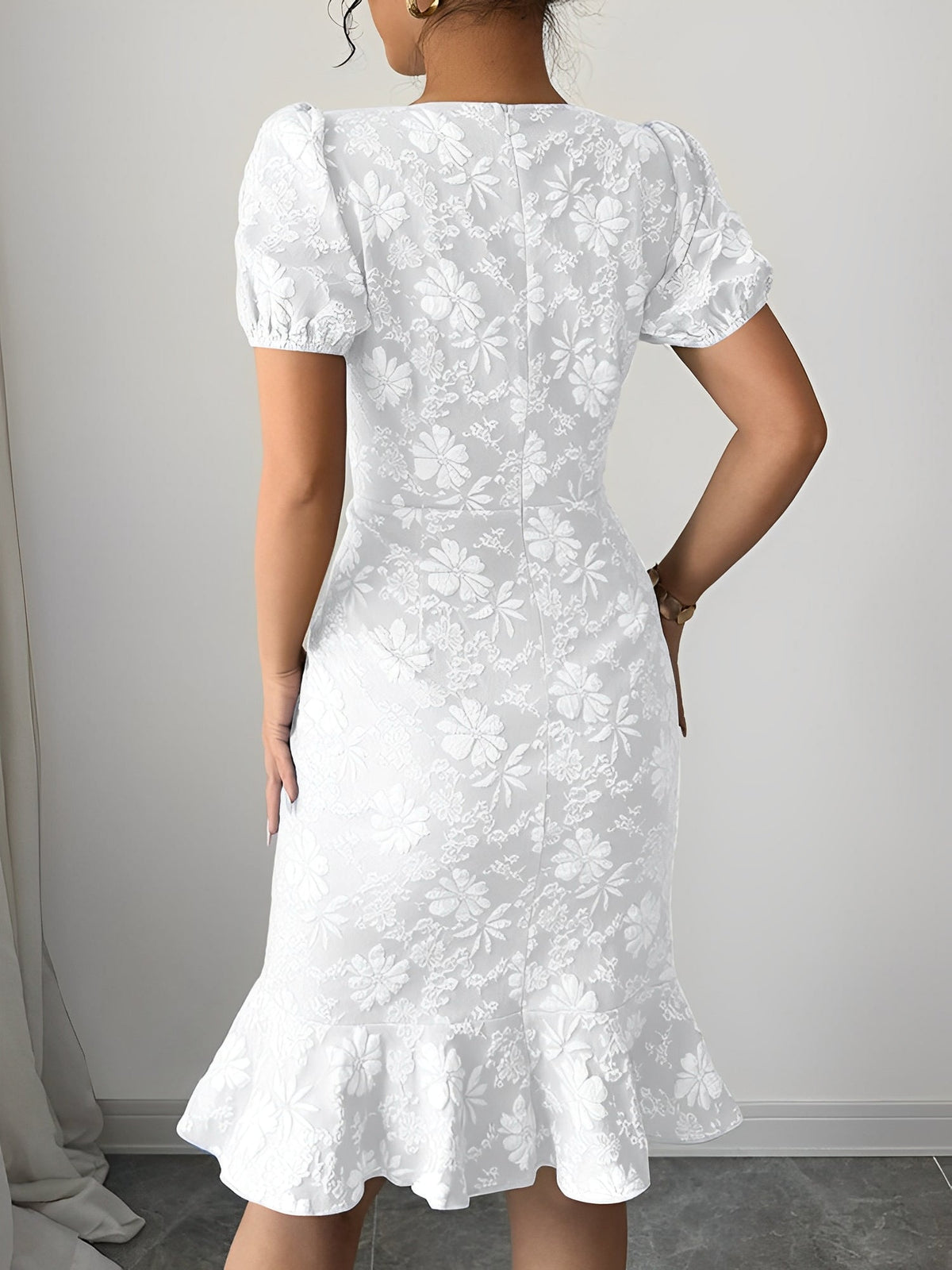 Flattering Slim Fit Flower Textured Puff Sleeves Bodycon Midi Dress
