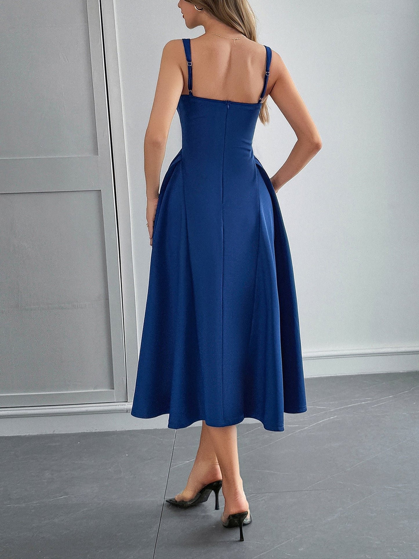 Solid Color Sleeveless Backless A-Line Midi Dress